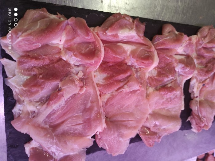 Contramuslos de pollo deshuesado